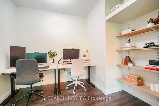 Additional image 35 of 19 Grand Trunk Cres Unit 201