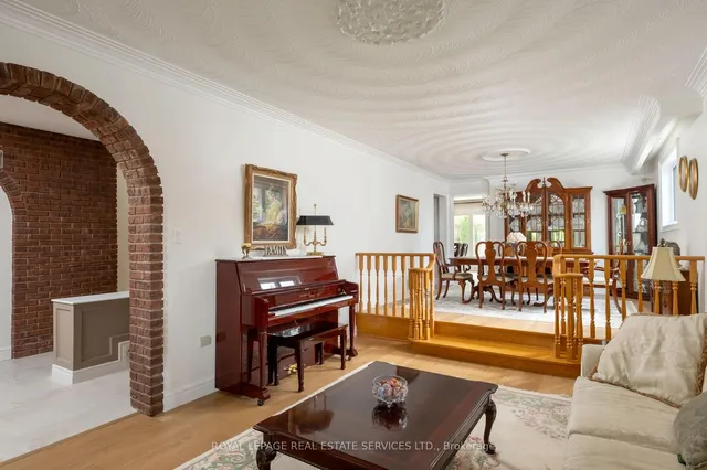 Additional image 11 of 15 Westroyal Rd