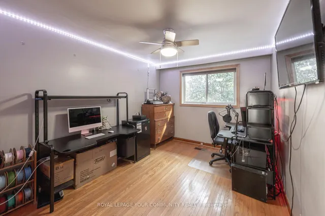 Additional image 30 of 18 Loomis Crt