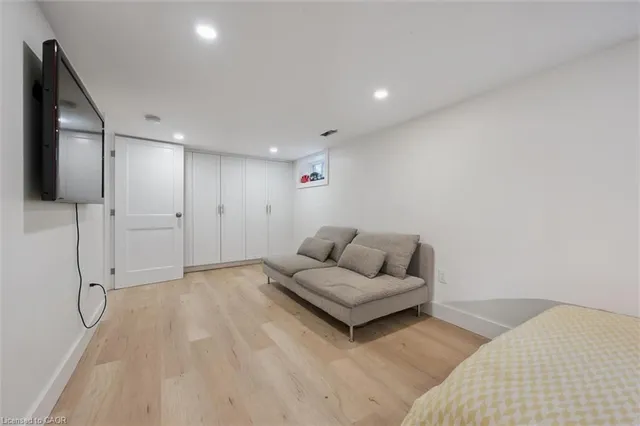 Additional image 23 of 100 Dekay St