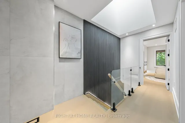 Additional image 30 of 35 Woburn Ave