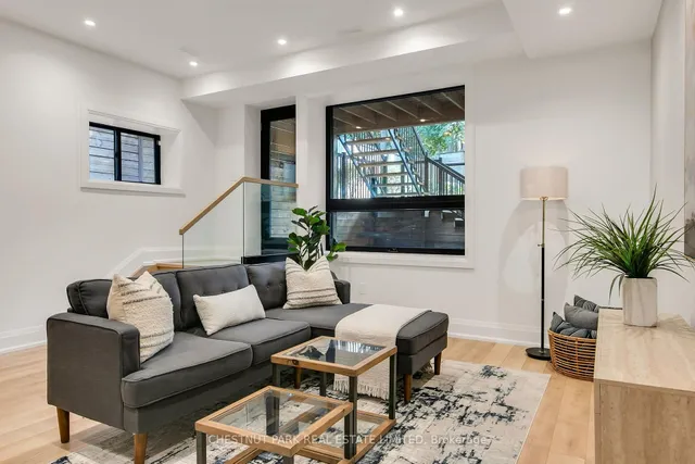 Additional image 40 of 1031 Spadina Rd