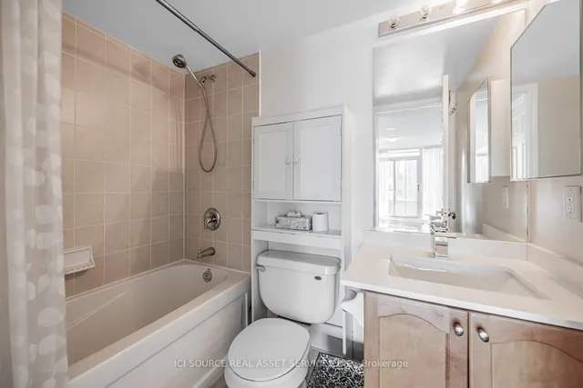 Additional image 12 of 51 Lower Simcoe St Unit 808