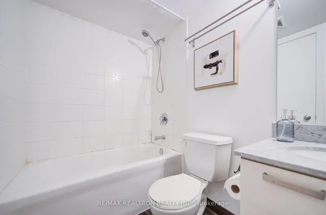 Additional image 23 of 68 Abell St Unit 727