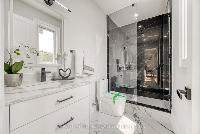 Additional image 30 of 203 Scarboro Cres