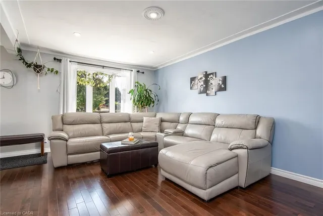 Additional image 9 of 77 Roberts Cres