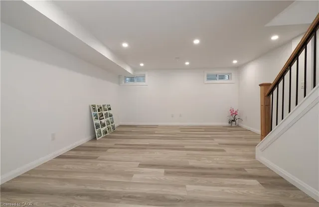 Additional image 39 of 50 Westmount Rd Unit 8