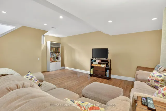 Additional image 30 of 14 Carnaby Cres