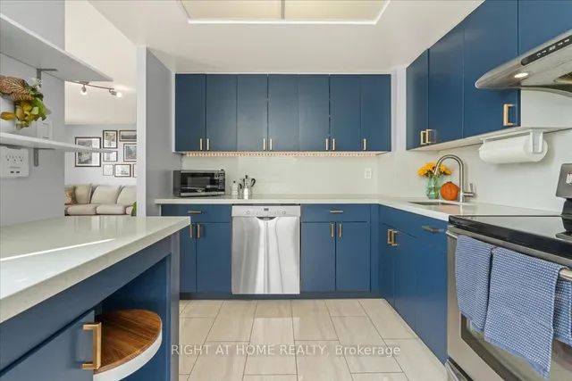 Additional image 10 of 101 Subway Cres Unit 1011