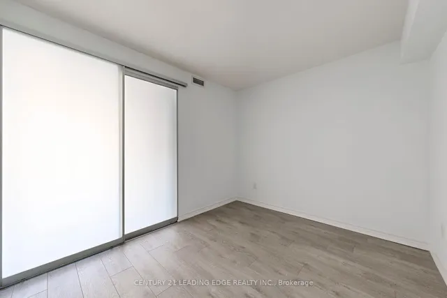 Additional image 19 of 386 Yonge St Unit 1904