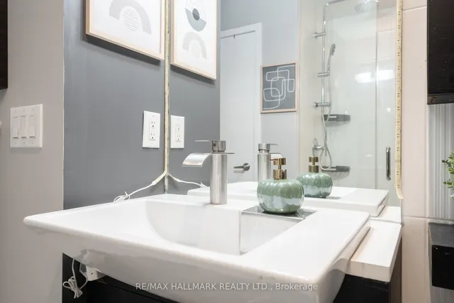 Additional image 18 of 25 Capreol Crt Unit 3008