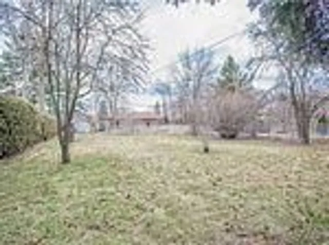 Additional image 17 of 33 Farmcrest Dr