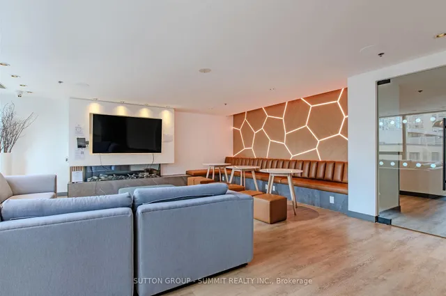 Additional image 41 of 281 Mutual St Unit 801