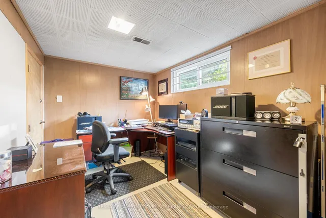 Additional image 31 of 122 Collinson Blvd