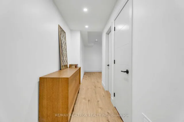 Additional image 30 of 38 Alameda Ave