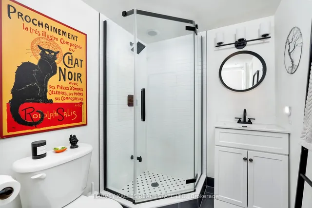 Additional image 17 of 34 Western Battery Rd Unit 413