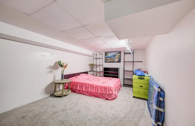 Additional image 41 of 44 Walter St