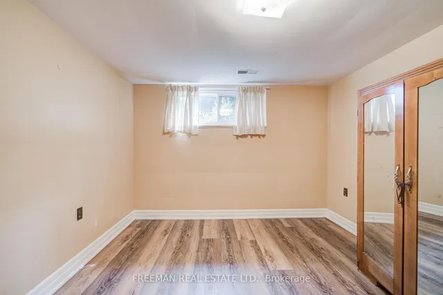 Additional image 23 of 102 Hallsport Cres