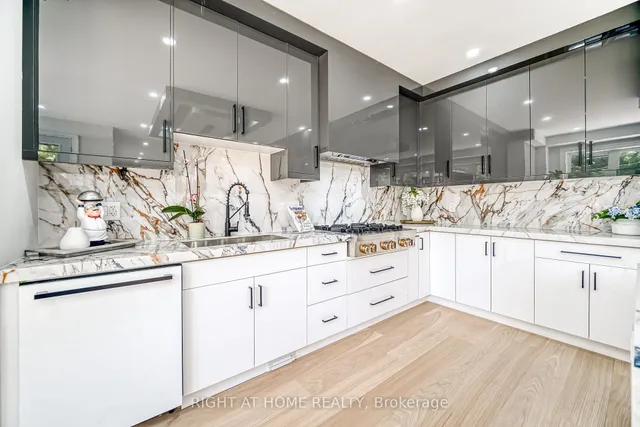 Additional image 14 of 203 Scarboro Cres