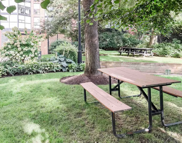 Additional image 11 of 701 King St Unit 813