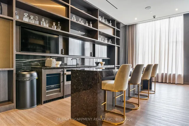 Additional image 32 of 11 Yorkville Ave Unit 2113