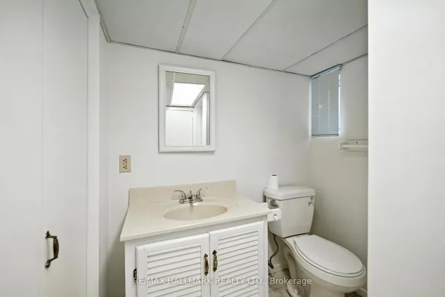 Additional image 36 of 49 Rawlinson Ave