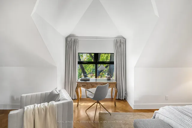 Additional image 33 of 74 Roxborough St