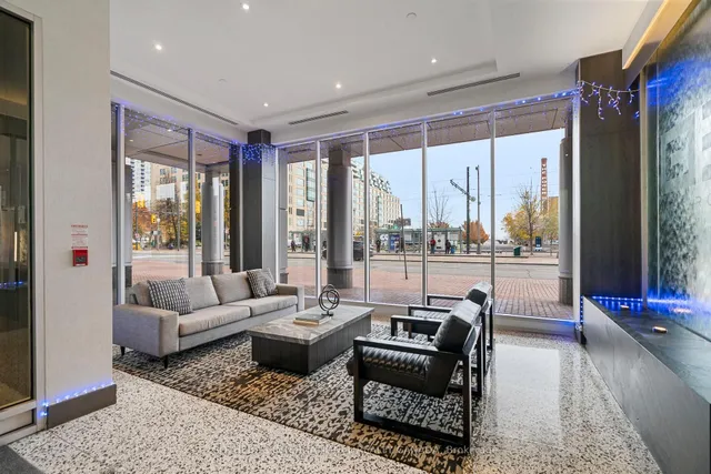 Additional image 3 of 218 Queens Quay Unit 2202