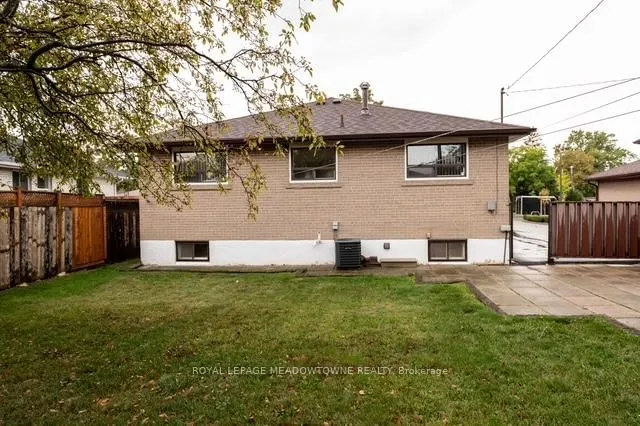 Additional image 40 of 99 Silverstone Dr