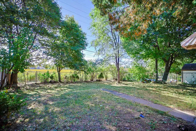 Additional image 35 of 127 Flora Dr