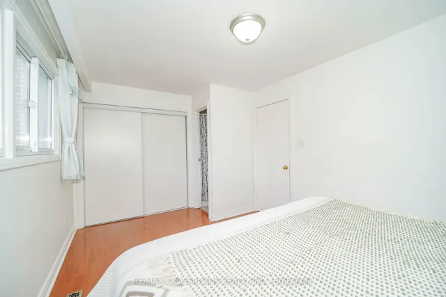 Additional image 27 of 8 Topaz Gate