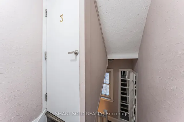 Additional image 28 of 889 Avenue Rd