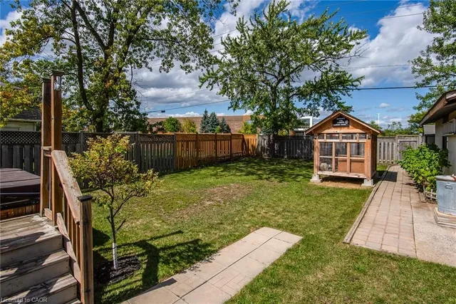 Additional image 39 of 77 Roberts Cres