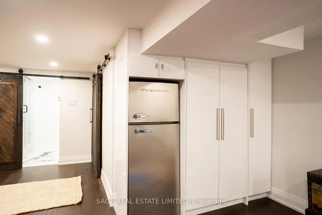 Additional image 21 of 156 Craighurst Ave