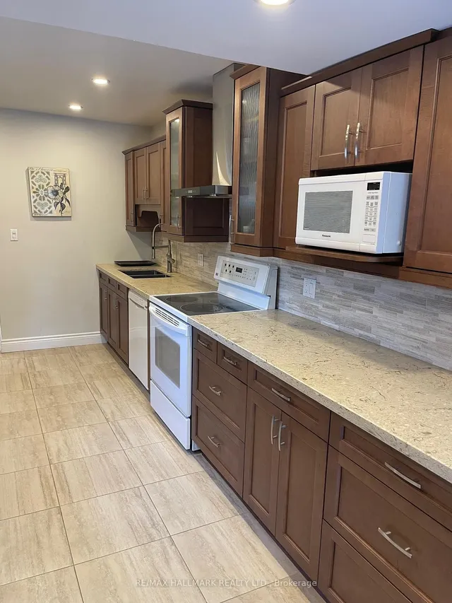 Additional image 13 of 11 Denton Ave