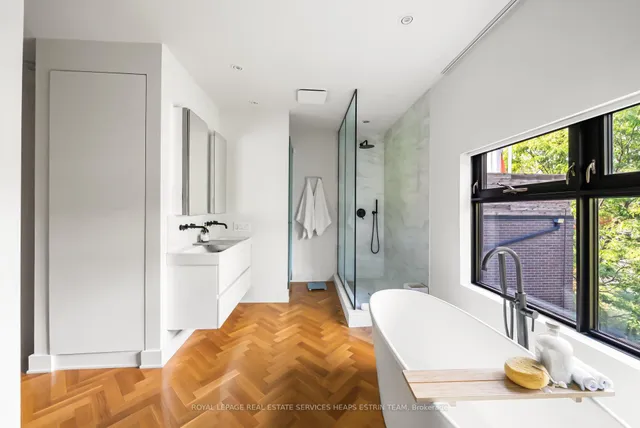 Additional image 35 of 74 Roxborough St