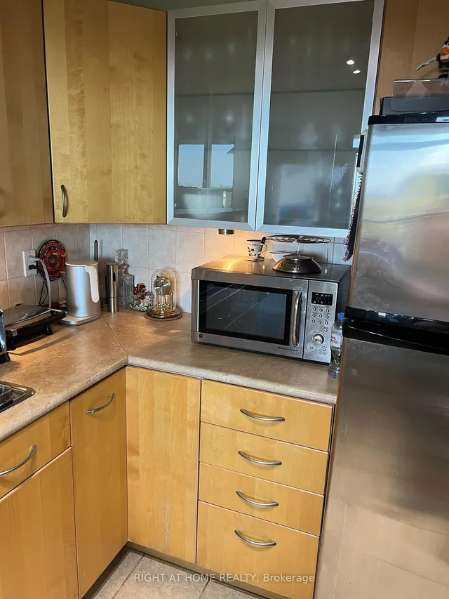 Additional image 22 of 360 Ridelle Ave Unit 1812