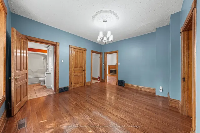 Additional image 11 of 6 THERESA St