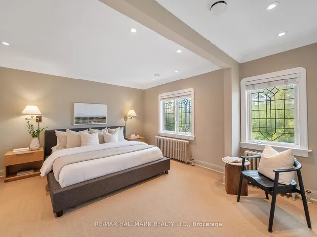 Additional image 20 of 839 Carlaw Ave