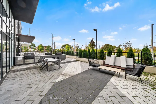 Additional image 39 of 50 George Butchart Dr Unit 810