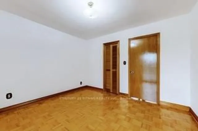 Additional image 24 of 67 Holland Park Ave