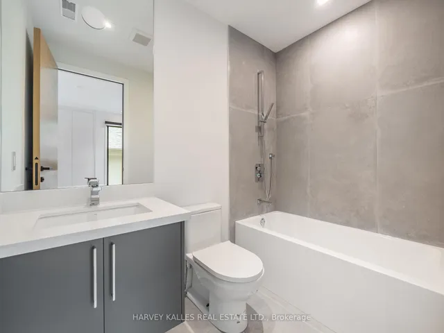 Additional image 36 of 585 Bedford park Ave
