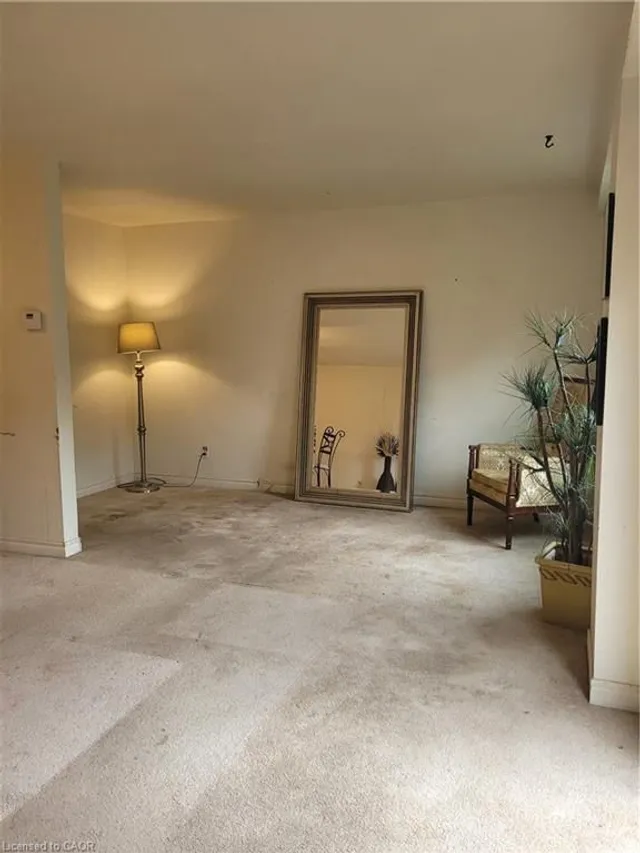 Additional image 7 of 27 Queenston Dr
