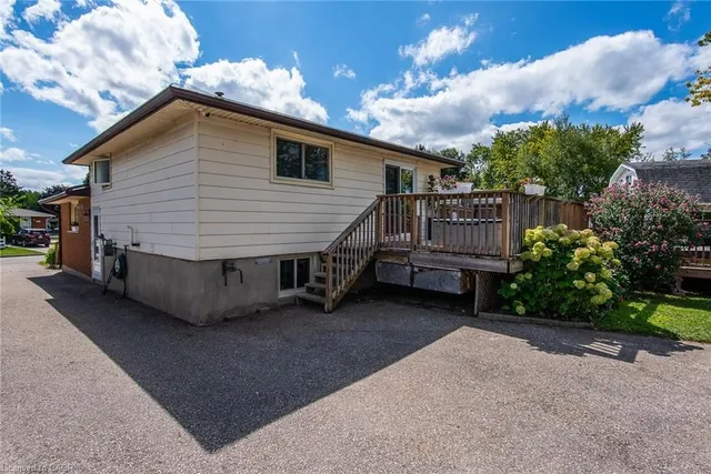 Additional image 43 of 77 Roberts Cres