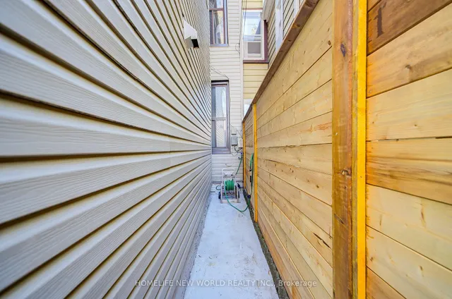 Additional image 44 of 726 Adelaide St