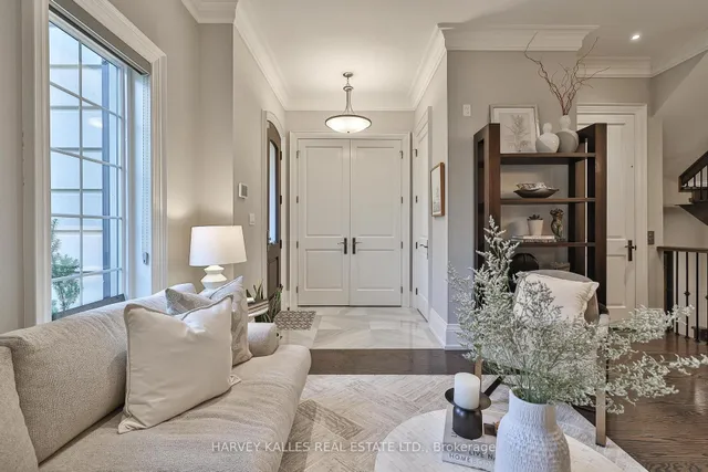 Additional image 3 of 2638A Bayview Ave