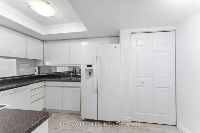 Additional image 18 of 33 University Ave Unit 502