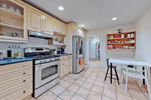 Additional image 8 of 169 Highgate Ave