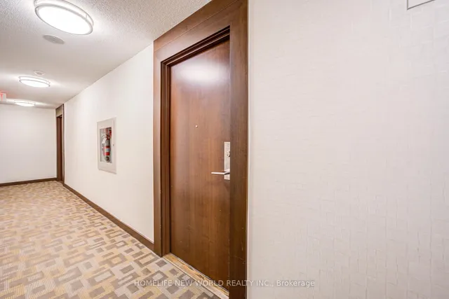Additional image 41 of 181 Village Green Sq Unit 1815