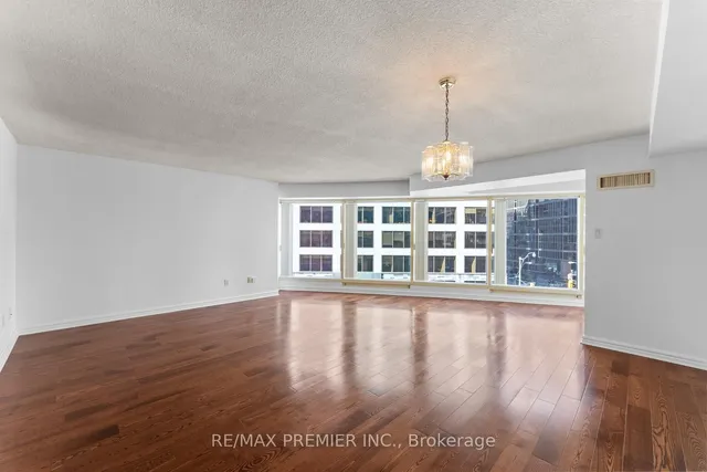 Additional image 9 of 33 University Ave Unit 502